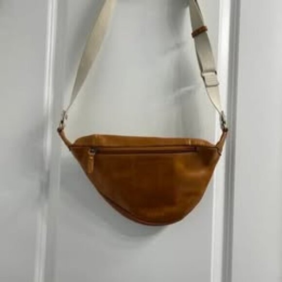 Andar Handbags - Andar Caramel Leather Crossbody Bag